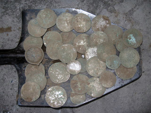 Небольшой клад монет периода 17 века