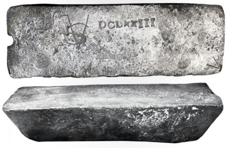 Слиток серебра с затонувшего в 1622 году корабля Аточа
