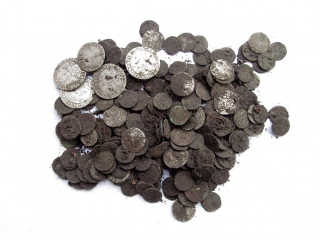 Кошелек серебряных монет XVI-XVII веков 