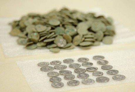 Археологи нашли клад римских монет во время раскопок в Болгарии