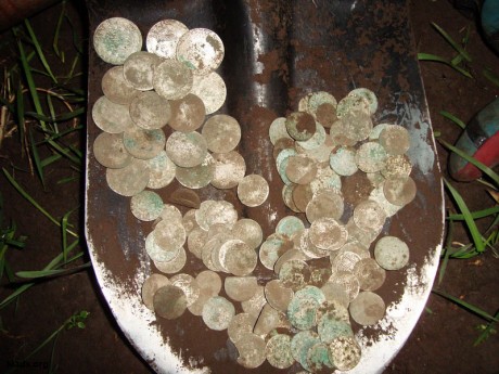 Не большой клад серебряных монет