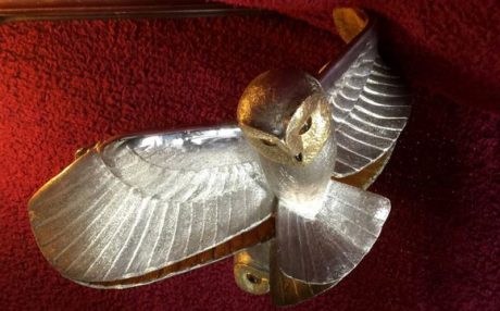 Фигурка совы из золота и серебра достанется тому, кто найдет ее бронзовую копию, спрятанную где-то во Франции